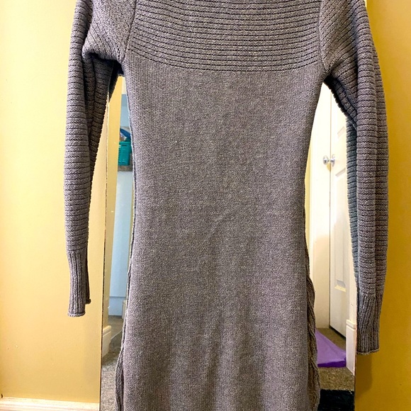 Hollister - Picture 3 of 3